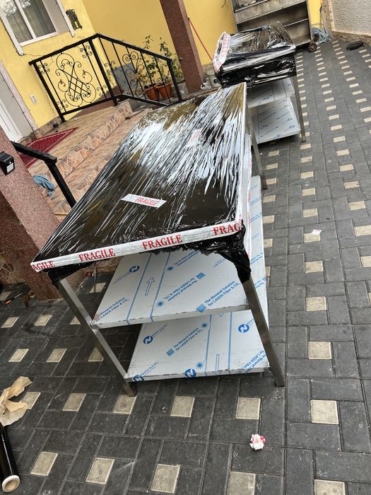 Mese profesionale de inox alimentar pentru bucatarii profesionale