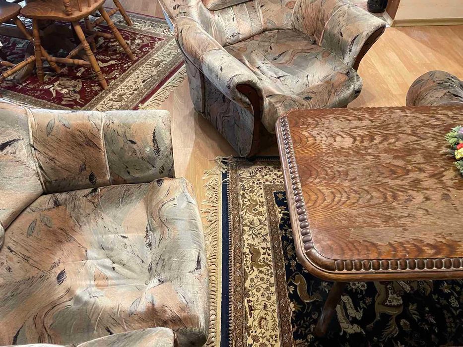 Троен диван, 2 фотьойла, 2 табуретки и маса