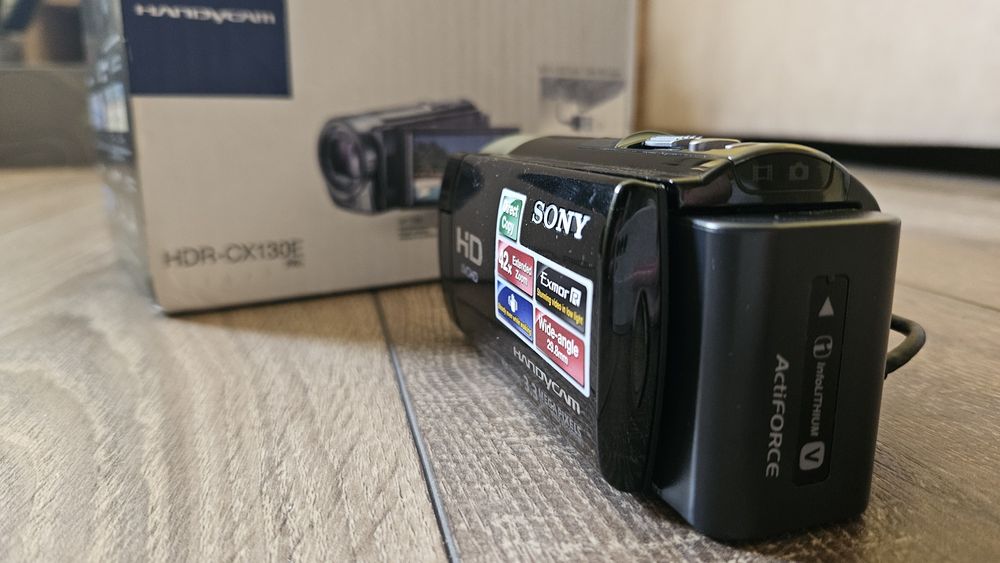 Нова Sony handycam hdr-cx130e
