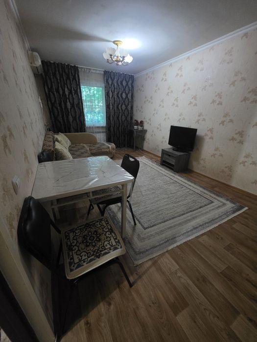 Сдается 2 комнат в центре 13000