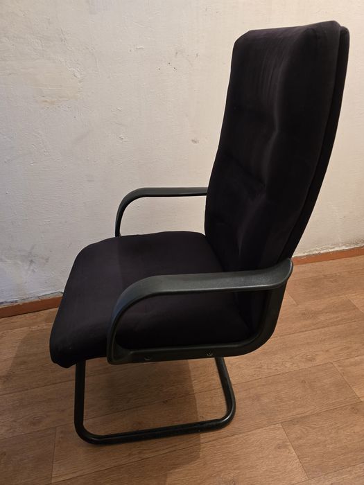 Кресло офисное продам за 15000