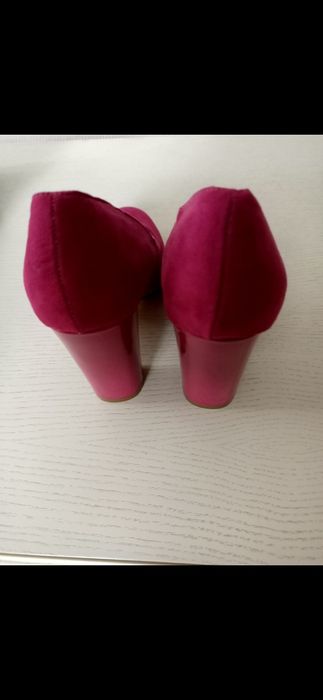 Продаю туфли женские