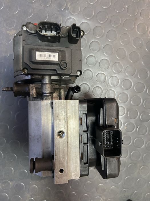 Рециклирана хидравлична помпа на сферично окачване за Citroen C5 (2004-2017г.) и Ситроен C6 с 1 година гаранция