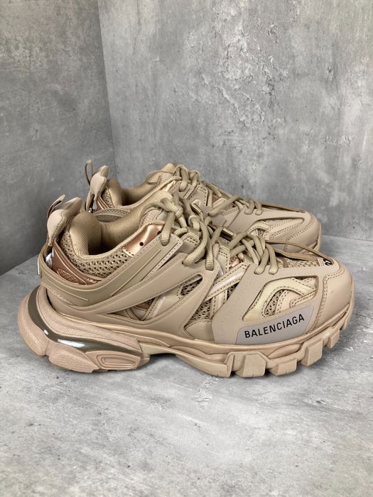 Balenciaga track