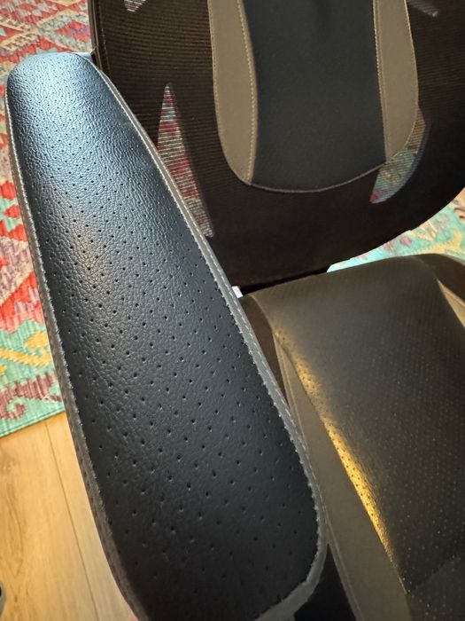 ОФИС СТОЛ леко използван