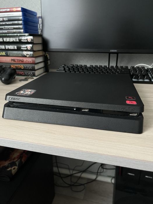 Playstation 4 slim