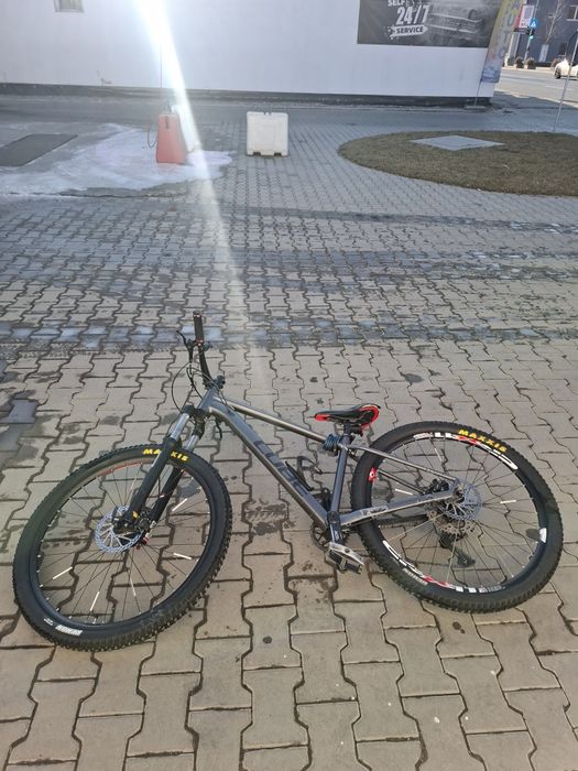 Vînd bicicleta cube aim ex, în stare perfecta
