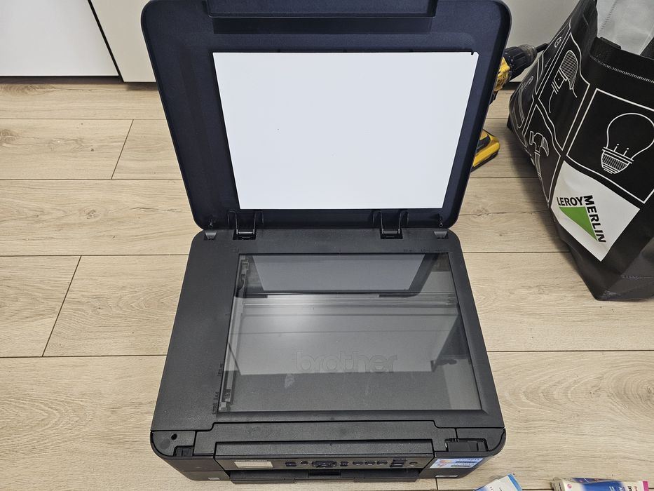 Imprimantă multifuncțională Brother DCP-J572DW + cartușe incluse