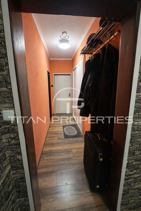 Тристаен за продажба в кв.Красна поляна 1