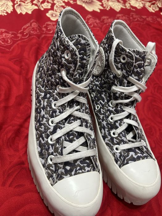 Pantofi sport Converse foarte buni