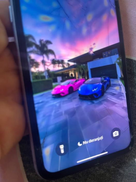 Vand Iphone 11 stare buna