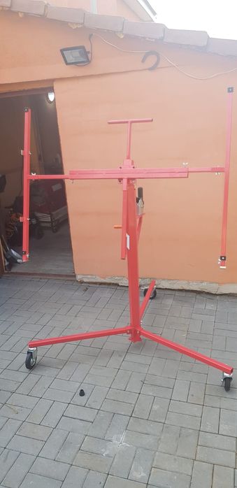 Inchiriez dispozitiv (macara) de montat rigips pret 100 lei/ zi