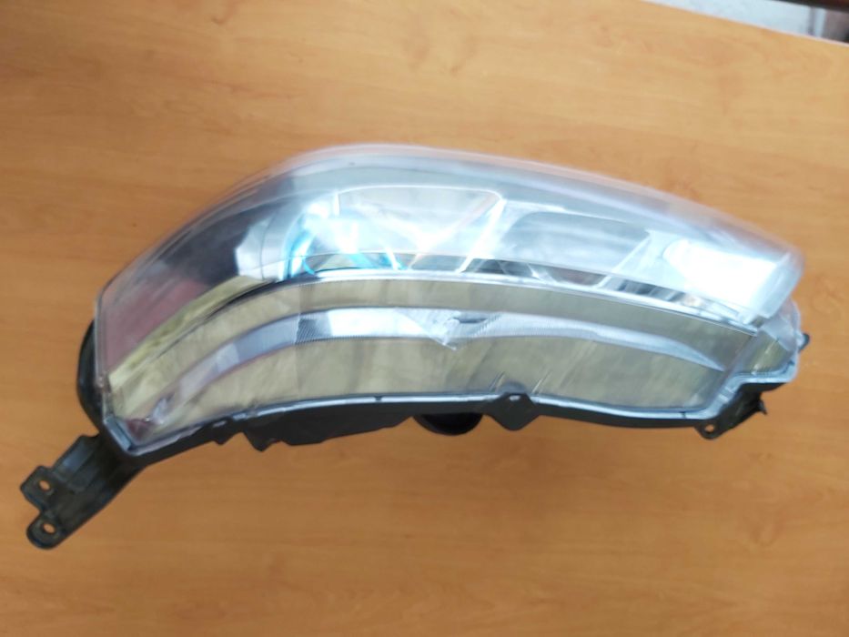 Ляв фар  за Suzuki Vitara