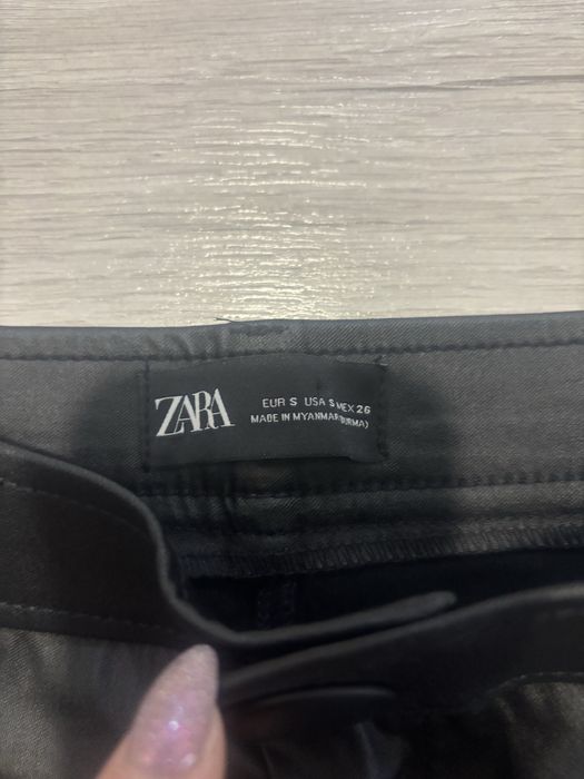 Кожен панталон Zara
