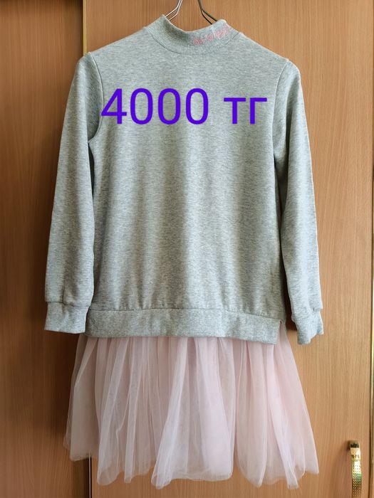 Продам нарядные платья для девочки