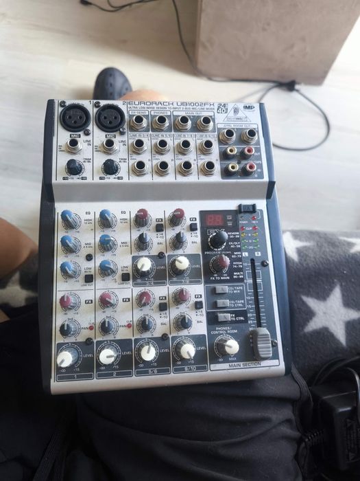 Behringer UB1002FX, смесител, миксер europack
