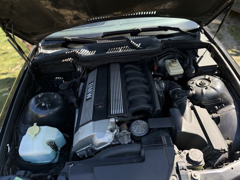 BMW 320iA Cabrio Retromobil
