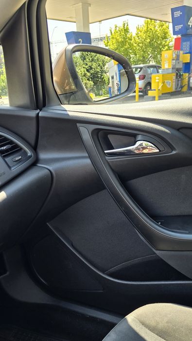 Vând Opel Astra J, Hatchback, an 2015, 1,6 benzină, aspirat, 115 CP, 120000 km reali.