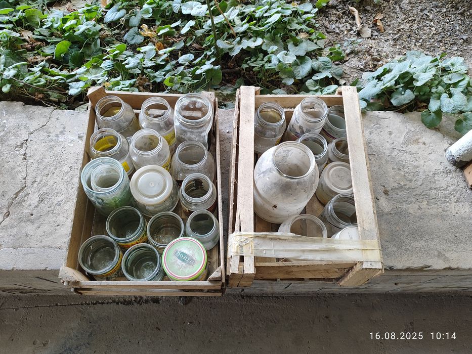 Banka sotiladi 300-400gram va yarim litrlik aralash nostandart bonkala