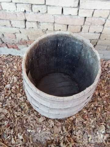 Стари дървени бъчви.