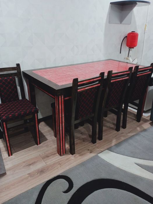 Новый комплект,Стол и стулья