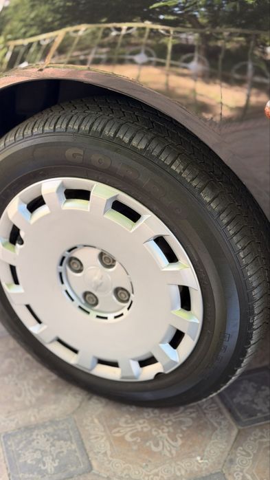 Spark sotiladi qora rang 191000 km