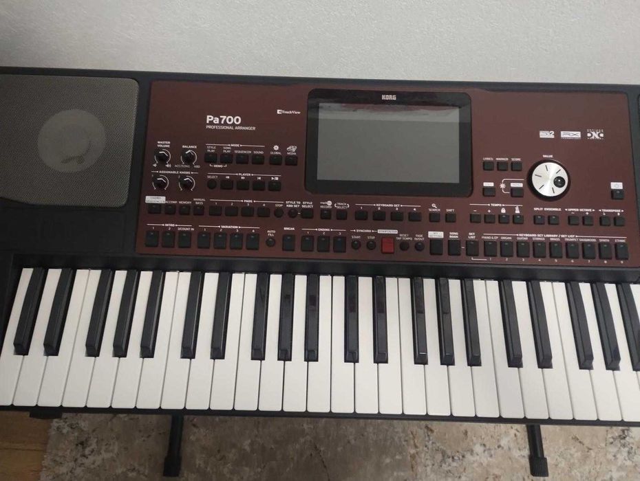 Orga Korg PA 700