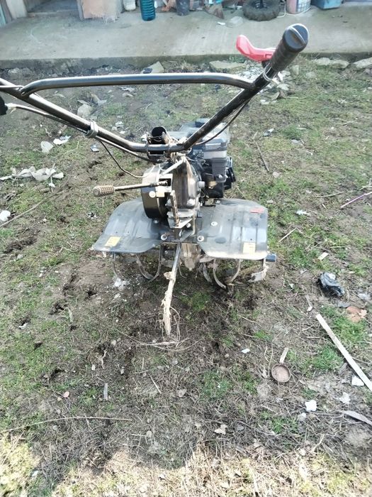Motosăpătoare Bronto cu diferite accesorii