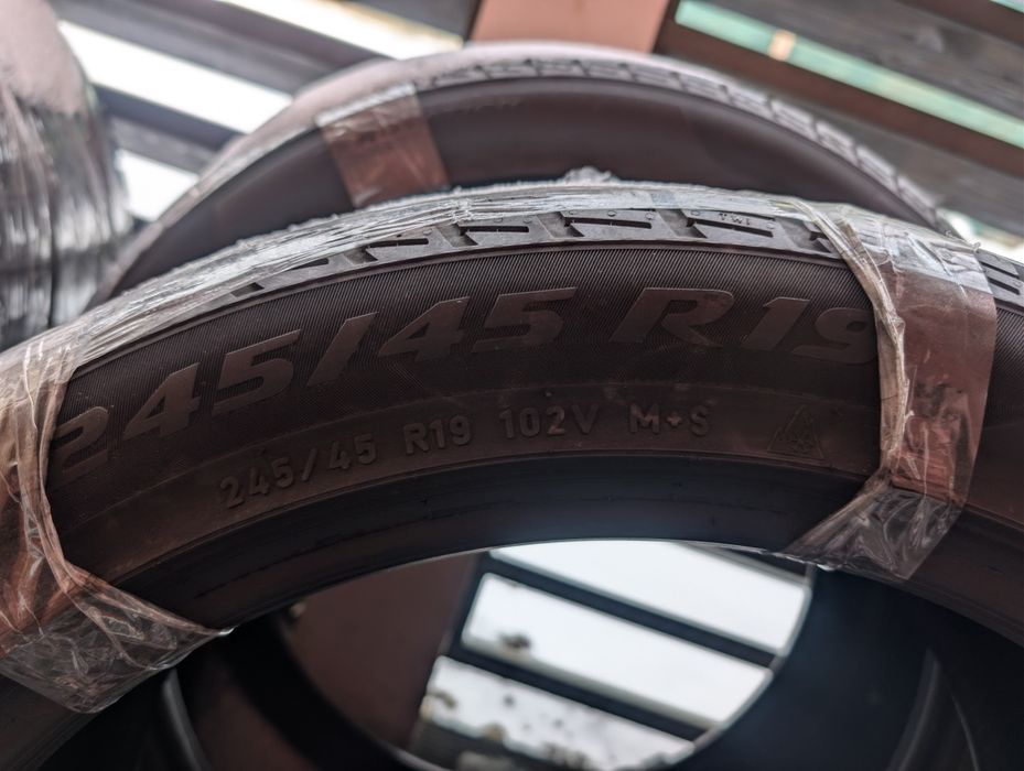 Vand 4 cauciucuri iarna