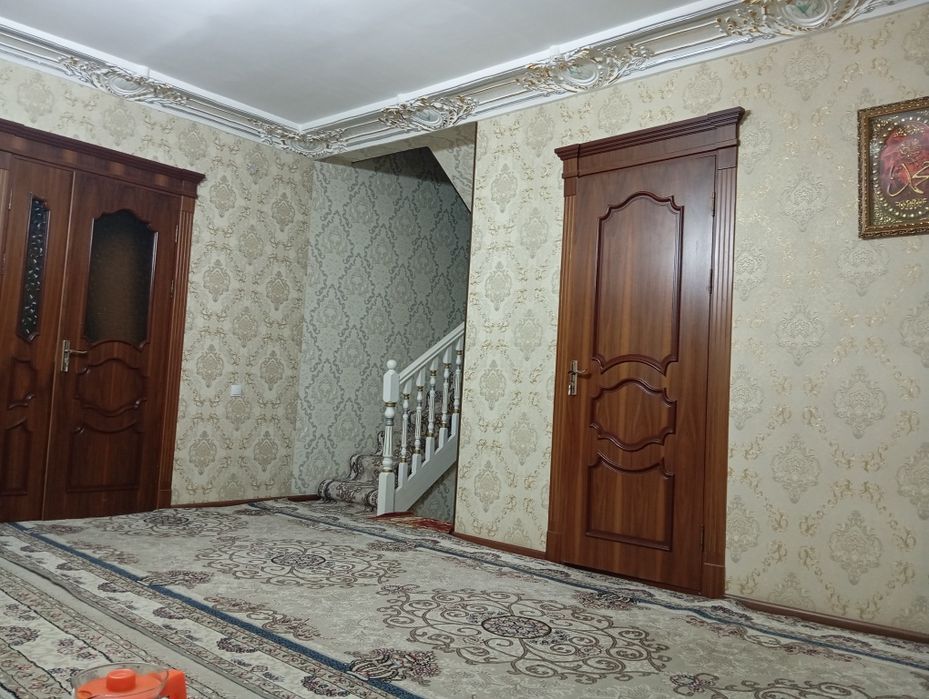 Урганч туманида икки қаватли уй сотилади.