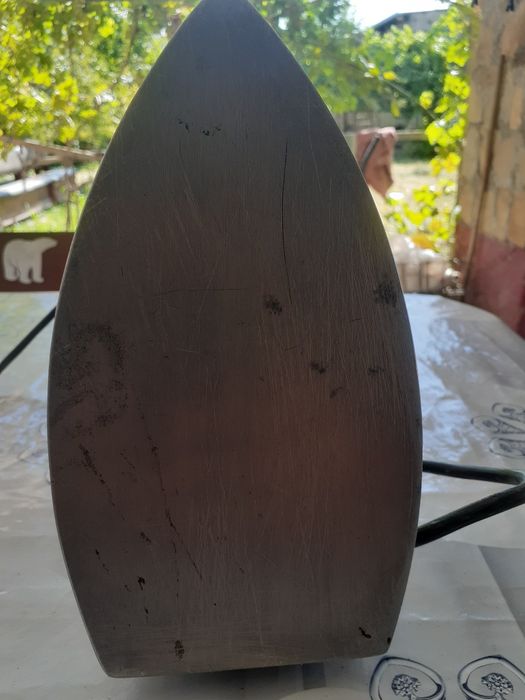 Прадаётся утюги электрический