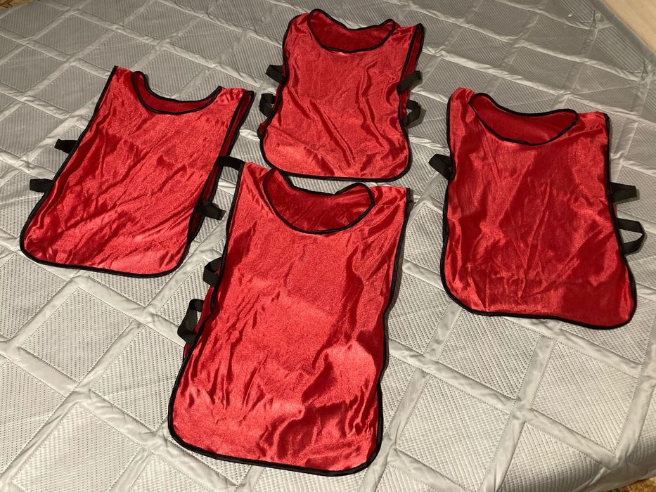 Манишка красный универсальный