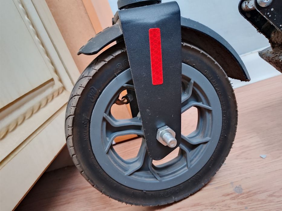 Электросамокат в хорошем состоянии