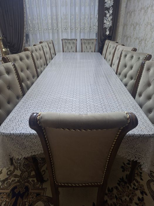 Стол и стулья в комплекте 14 стулья