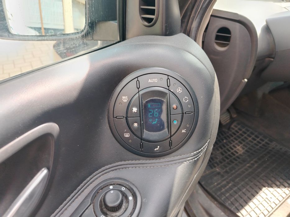 Renault Espace-Inițiale Paris- 7 locuri automat.