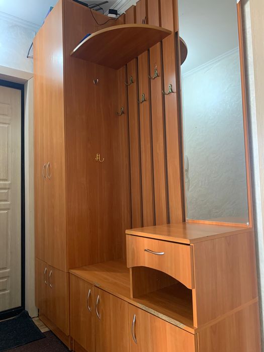 Продаю мебель в прихожую