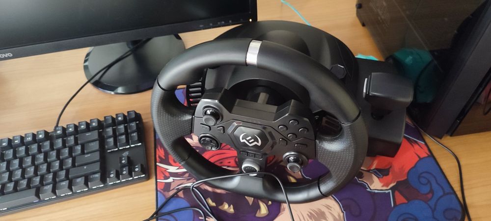 Продаю игровой руль SVEN GC-W900