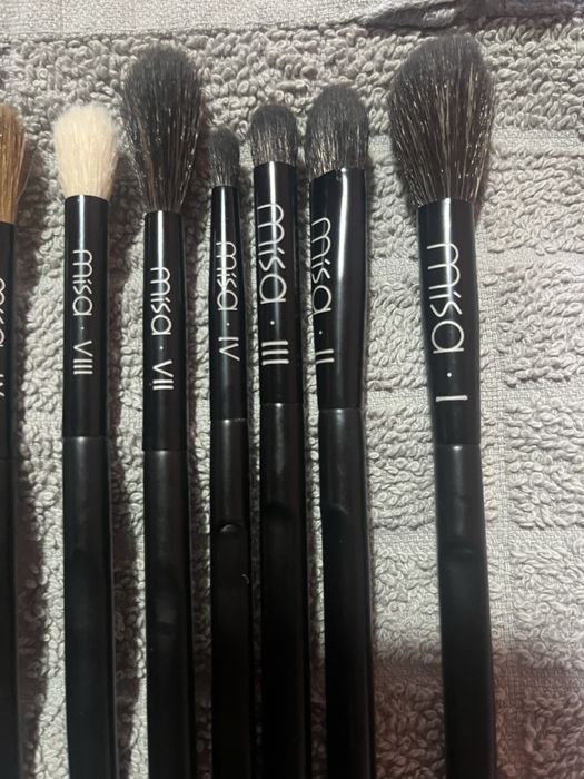 Set pensule profesionale makeup Misa by Iuliana Sandu – 10 bucăți