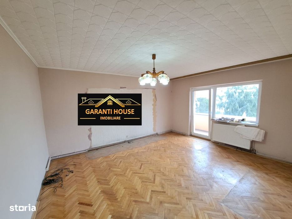 Petru Rares, etaj 3, apartament cu 3 camere, decomandat, 84 000€ neg.