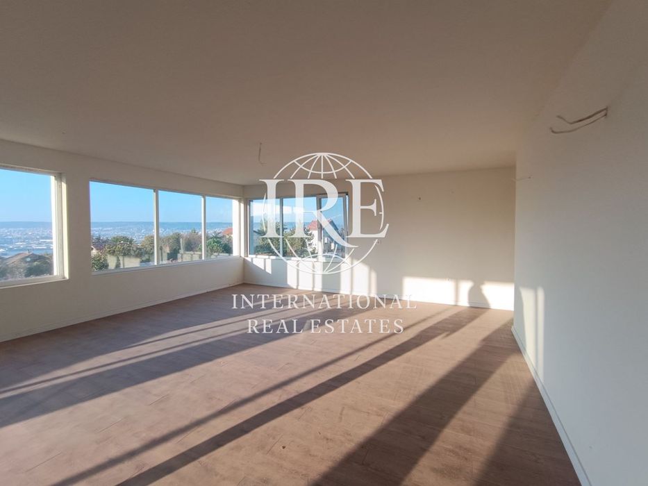 Продава се Къща в Варна, Аспарухово - 385 кв.м за 822 €/кв.м - Снимка #1