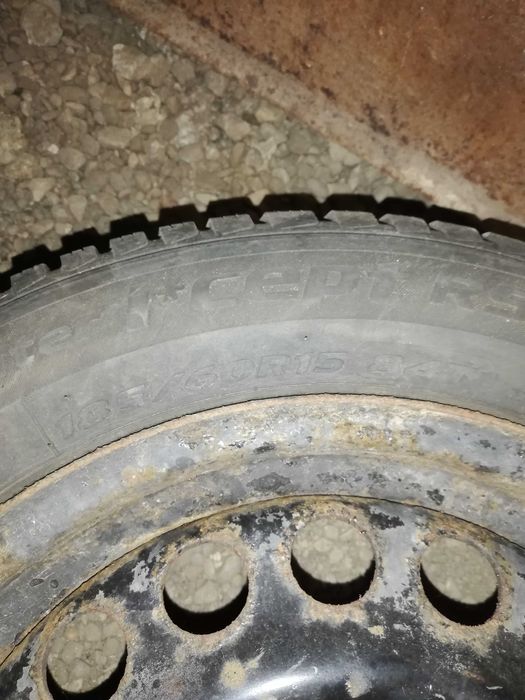 Anvelope iarna cu tot cu genti