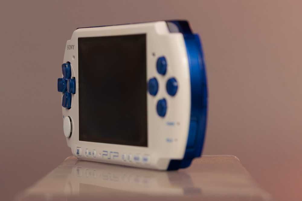 Sony PSP 3000 White Blue (+прошивка, игры)