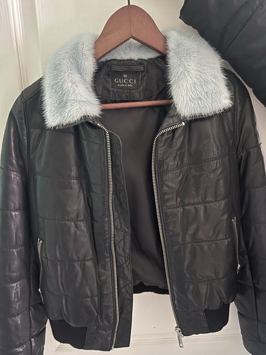 Дамско кожено яке Gucci с косъм яка