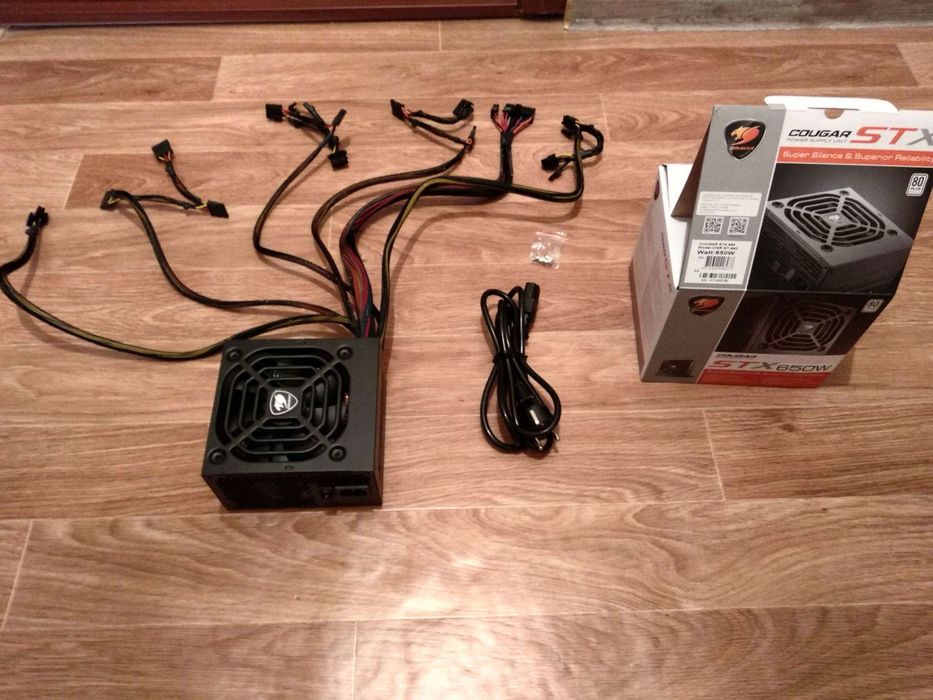 Продам блок питния Cougar StX 650