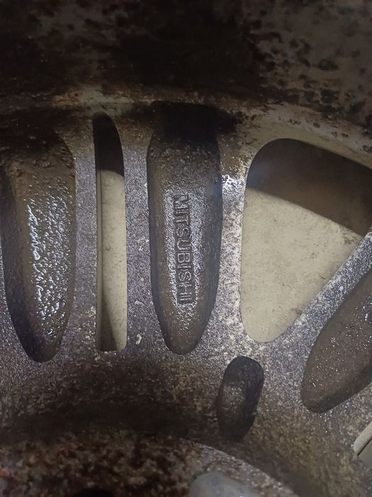 Продам оригинальные диски R16 на MITSUBISHI