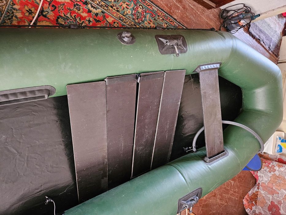 Гумена лодка с гребла