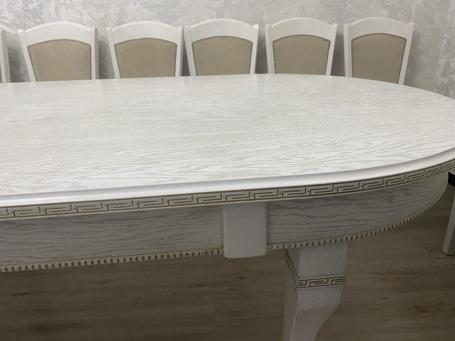 Стол со стульями