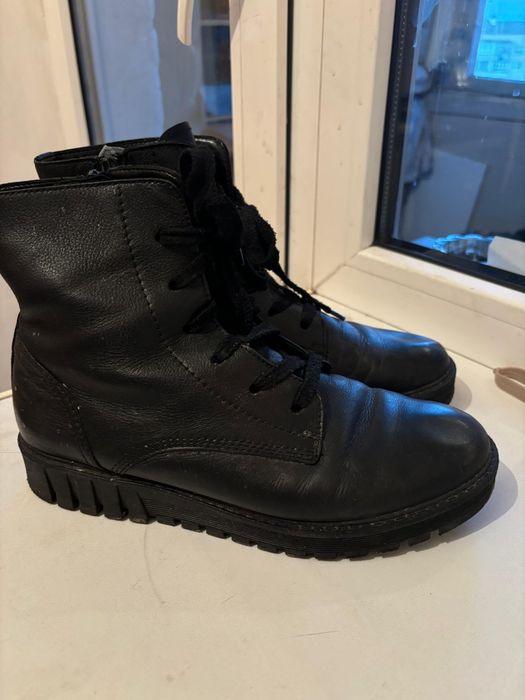 Продам ботинки осенние