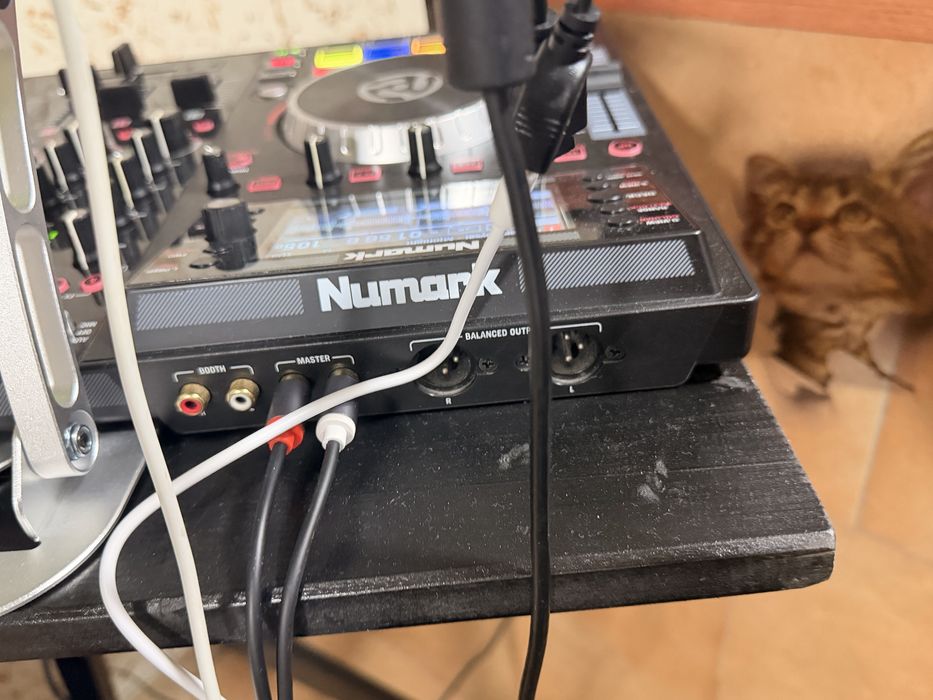 Consola  DJ Numark NS6