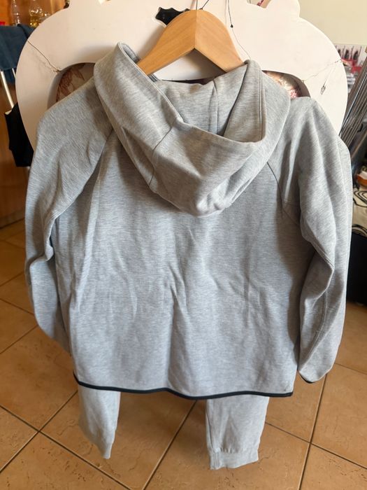 спортен костюм Nike tech fleece 147-158 оригинален